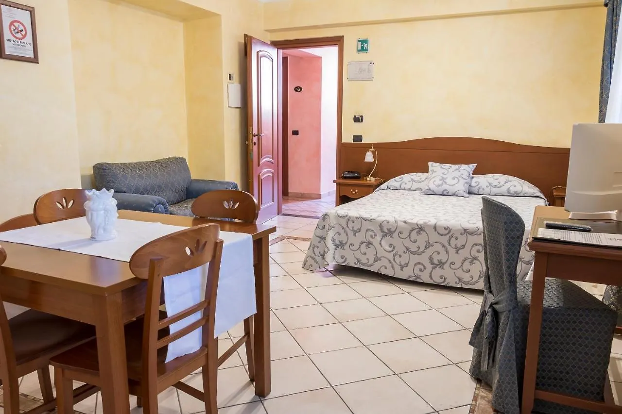 Residence Alberghiero Eolie Città di Lipari 4*,